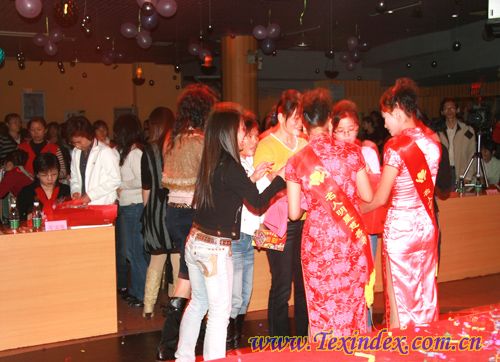 ��(m��ng)��ɯ��������Ů���Ї��д������(hu�� )