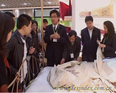 ���07��·��ɯ����Ʒ�l(f��)����(hu�� )ʢ�r��ǰ