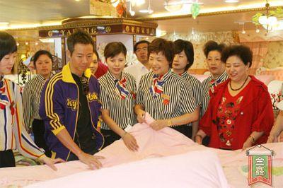 ��ͬһ�׸衷���R��ͨ��Ƽ�Ҽ�