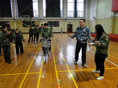 ��ͨ˹�ø��e�k�׌����\��(d��ng)��(hu�� )