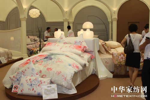 ����ѻ��߶˾`�żҼ�չ