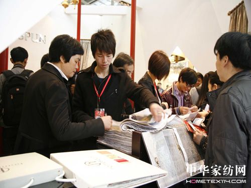 ���ڲ�ˇչ׌��չ�̝M(m��n)��֮���H����