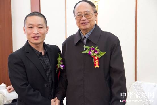 �Ї���(j��ng)����̼�D���c�ɳ��m�l(f��)չ���(hu�� )