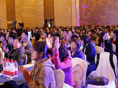 �Pʢ���{�{paisley��׌��(m��ng)���v�w