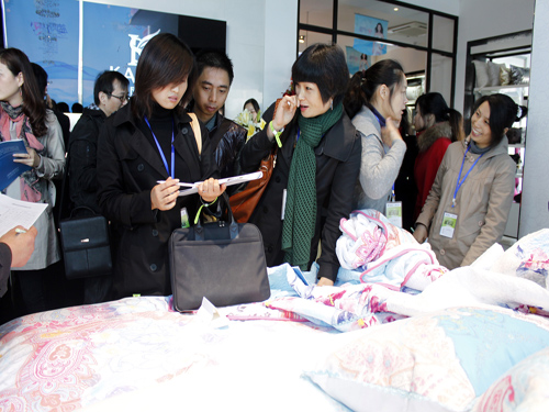 �Pʢ���{�{paisley��׌��(m��ng)���v�w