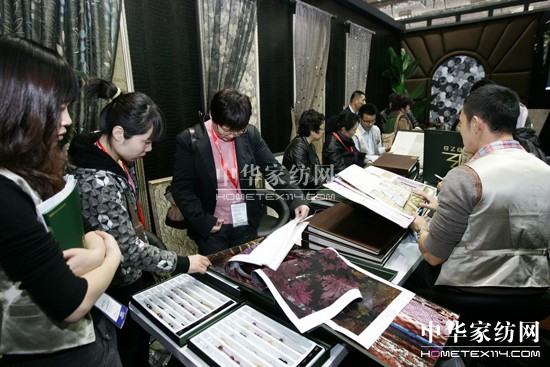 2012���ļ���(xi��n)չ�ĕr(sh��)�пƼ���̼���}