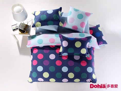 ��ϲ��(��i)��Ʒ���У���ɫ֮;���L(f��ng)�д���