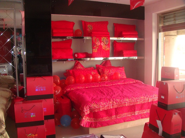 ���m���h��(zhu��n)�u(m��i)����ʽ���Г�ռ�Ј�(ch��ng)�A(y��ng)�̙C