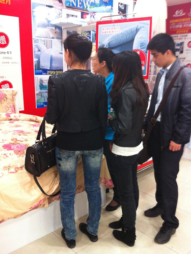 �Pʢ��Ʒ��Ńr(ji��)�M(m��n)�~����iphone4S��