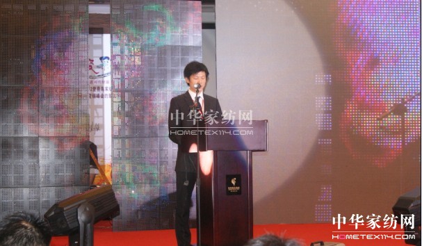 ��ϲ�B(ni��o)2012�ﶬ��Ʒ�l(f��)����(hu�� )ʢ���_(k��i)Ļ