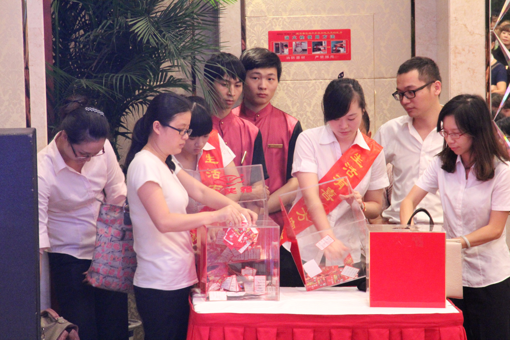 �Ϸ������70��(li��n)��(d��ng)���N(xi��o)�ɿ�(j��)�Ȼ