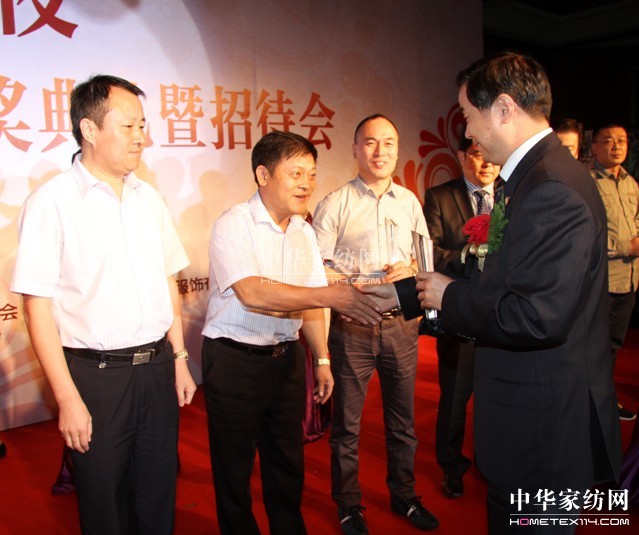 ���ýz�I�����L(ch��ng)�s�߶Ȅ�(chu��ng  )�����彩