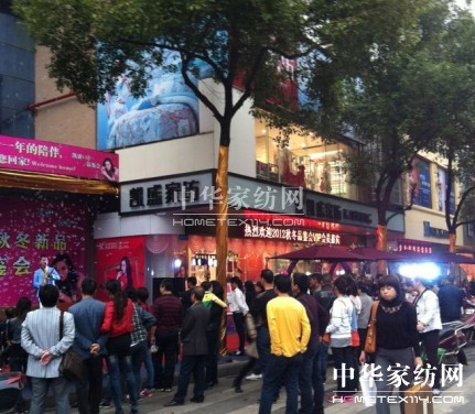 �Pʢ�Ҽ����(y��ng)Ʒ�b��(hu�� )�@��(hu�� )�T��������(ch��ng)