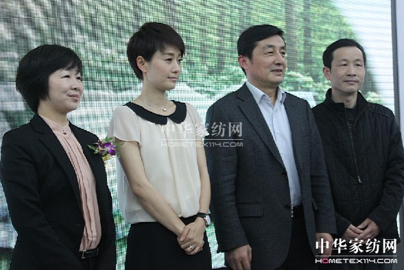 ����Ч��ϯ���Ҽ���չ��(hu�� )�٬F�߳�