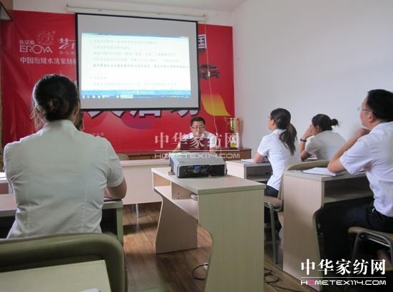 ���Z�żҼ���2013���n�����A(y��ng)��܇(ch��)�󪄡����(d��ng)