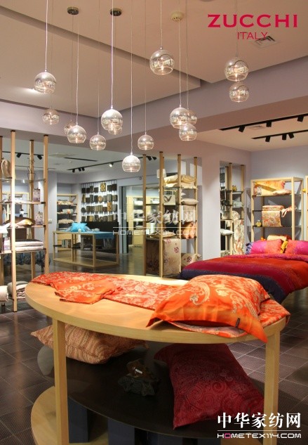 ��ʽ�Ҽ�ZUCCHI��Ş���_�R�ҾӏV��(ch��ng)�_(k��i)�I(y��)