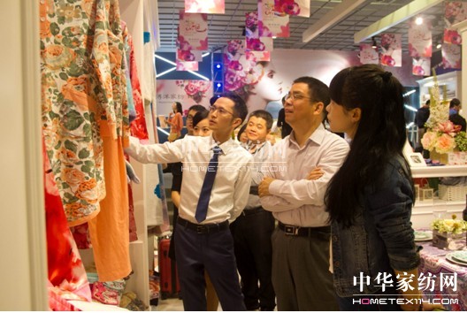 ����Ҽ�����ɫ��2014�ﶬ��؛��(hu�� )�A�M(m��n)�e��