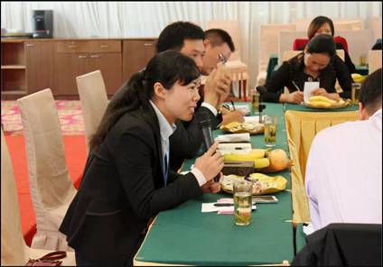 ���ˍu�Ҽ�2015������Ʒ�b�p��(hu�� )�߽�(j��ng)�N(xi��o)����Մ��(hu�� )�A�M(m��n)�Y����