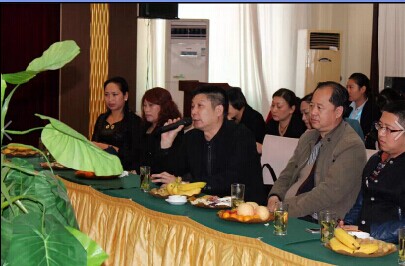 ���ˍu�Ҽ�2015������Ʒ�b�p��(hu�� )�߽�(j��ng)�N(xi��o)����Մ��(hu�� )�A�M(m��n)�Y����