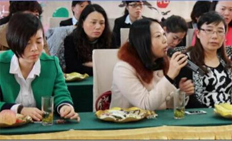 ���ˍu�Ҽ�2015������Ʒ�b�p��(hu�� )�߽�(j��ng)�N(xi��o)����Մ��(hu�� )�A�M(m��n)�Y����