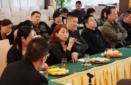 ���ˍu�Ҽ�2015������Ʒ�b�p��(hu�� )�߽�(j��ng)�N(xi��o)����Մ��(hu�� )�A�M(m��n)�Y����