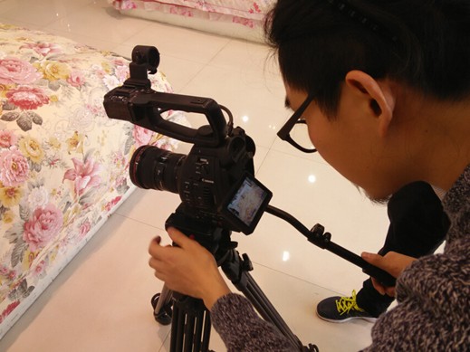 �Ϻ������С���Ŀ�M���M(j��n)Խ���Ҽ�