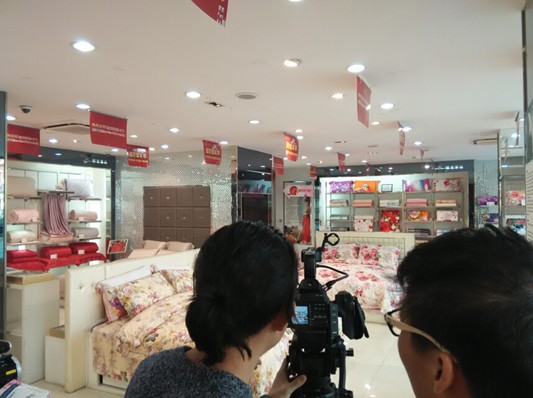 �Ϻ������С���Ŀ�M���M(j��n)Խ���Ҽ�