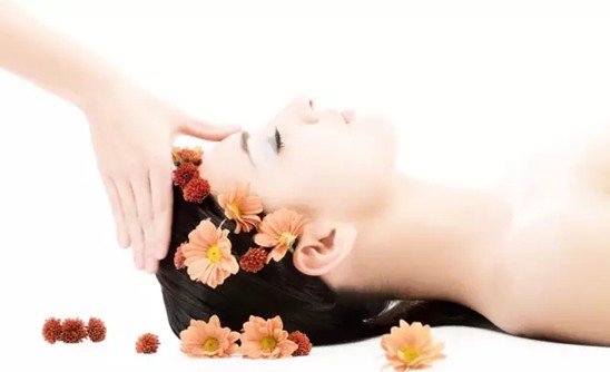 Ů�����@�ӟ��ɵ����z���D��zS+��Ů�����(l��i)��