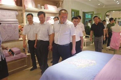 �½������h�h����������F������ͨ���T(m��n)�Bʯ��