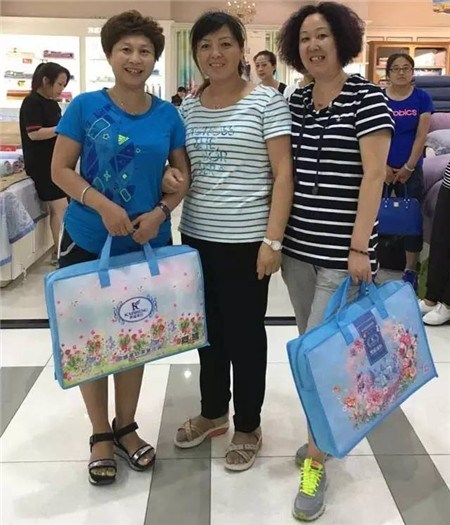 �Pʢ�Ҽ�����ɵؾ�Ӣ�R��һ��