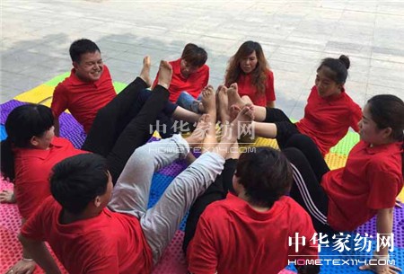 ������ؾ�Ӣ�R������ϵ�＾�l(f��)չ��