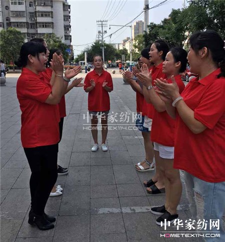 ������ؾ�Ӣ�R������ϵ�＾�l(f��)չ��