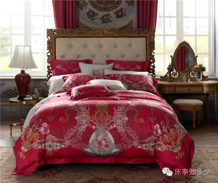 ����Ҽ���һ��ɫ����(l��i)�����ζ���ħ����