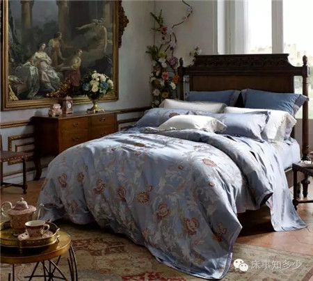 ����Ҽ���һ��ɫ����(l��i)�����ζ���ħ����