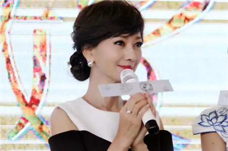 �w��֥�@�G���಩��Ҽ�����ɼ���W���R˹��(zhu��n)�u(m��i)��������F��(ch��ng)