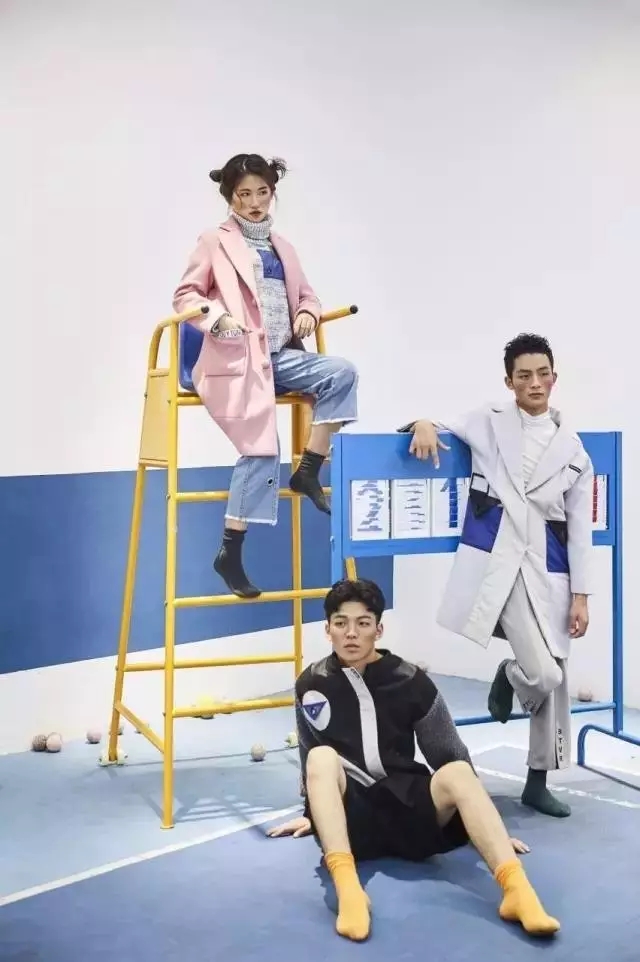 �r(sh��)���OӋ���R��FASHIONSHOWCASE���z����(hu�� )�ɞ麼�ݕr(sh��)��ƽ�_