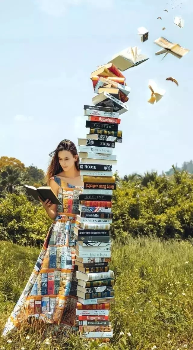 �r(sh��)���OӋ���R��FASHIONSHOWCASE���z����(hu�� )�ɞ麼�ݕr(sh��)��ƽ�_