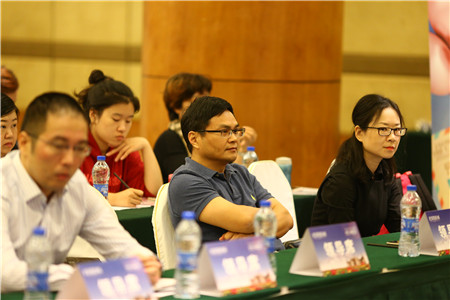 ��Ԓ(hu��)���졪����ESTEEM��ͥ�Ҽ�2017�괺����Ʒ�l(f��)����(hu�� )���A�M(m��n)��Ļ