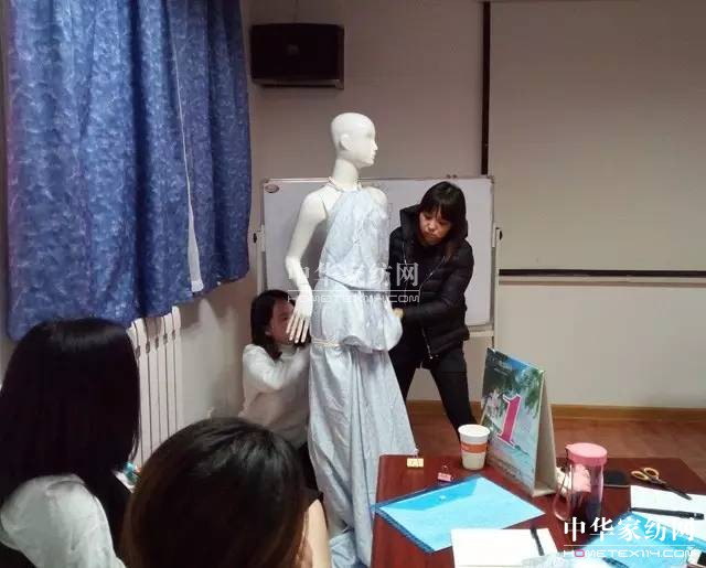 �Pʢ�Ҽ�����Ӣ���������f��Փ�������l(shu��)��Ӣ����