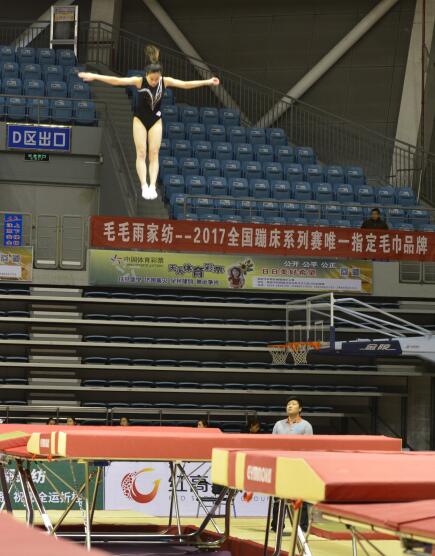 ëë��Ҽ�����ȫ���Ĵ�ϵ��ِ���\��(d��ng)ë���Ů���