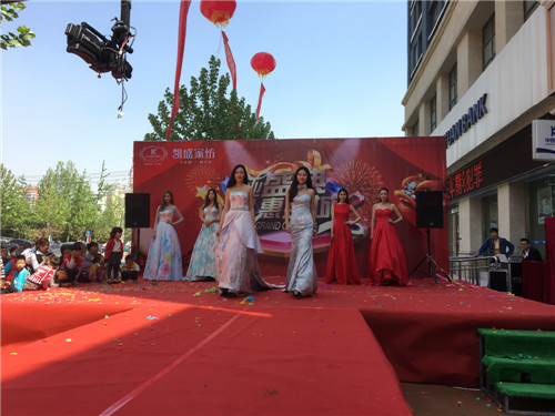 �Ԛ�����Ĳ��Ȼ�����@ôһ�ҳ���Pʢ�Ҽ��w��!