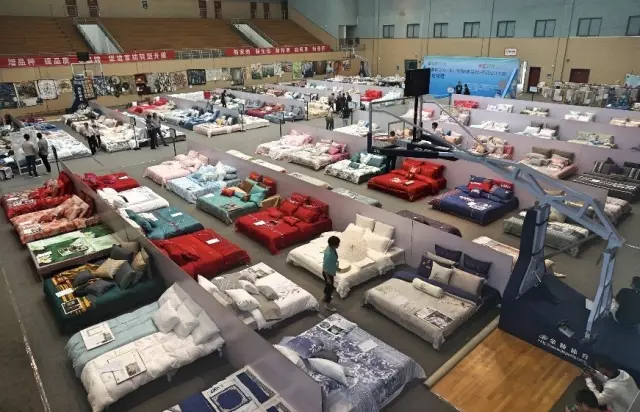 �Ҹ�������ζϯ����ͨ������������300���Ҽ��a(ch��n)Ʒ��Ů�����