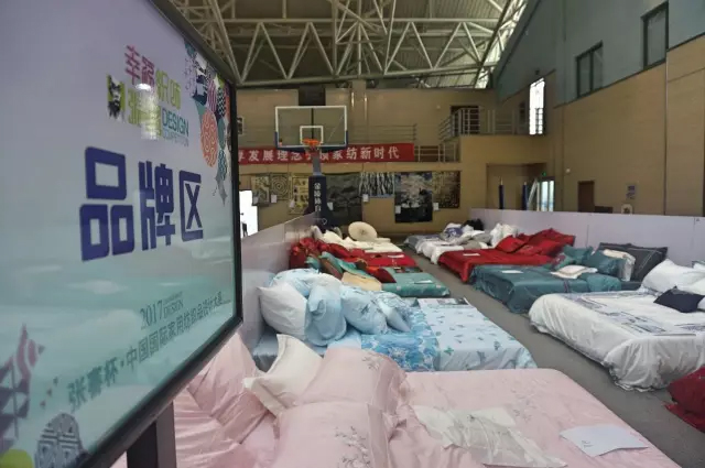 �Ҹ�������ζϯ����ͨ������������300���Ҽ��a(ch��n)Ʒ��Ů�����