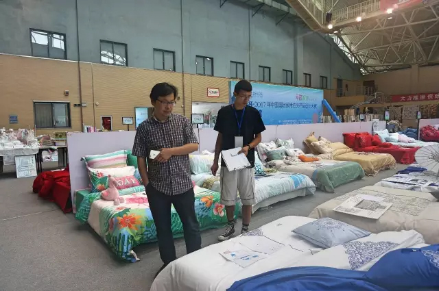 �Ҹ�������ζϯ����ͨ������������300���Ҽ��a(ch��n)Ʒ��Ů�����