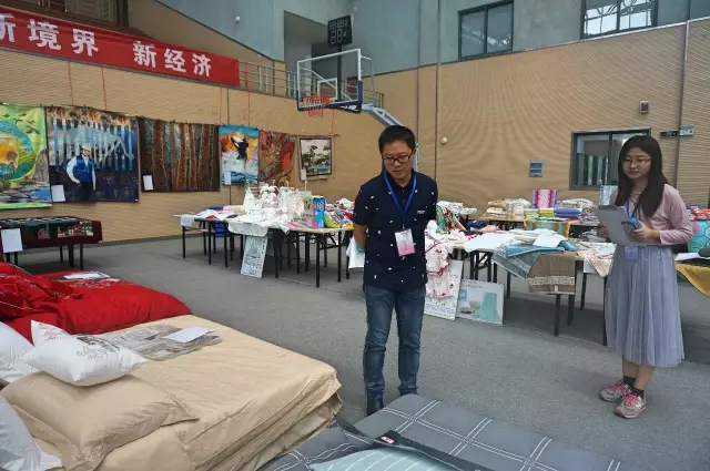 �Ҹ�������ζϯ����ͨ������������300���Ҽ��a(ch��n)Ʒ��Ů�����