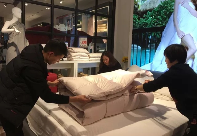 �Pʢ�Ҽ���Ӣ��Ӗ��(hu�� )��2018��Ʒ��Ӗ��(hu�� )�ի@�M(m��n)�M(m��n)��