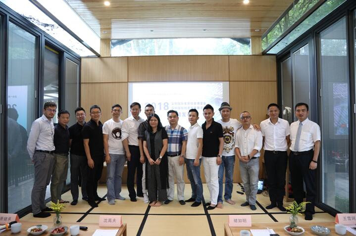 ����Ȼ���ؾ�����������һ��(ch��ng)���ӵİl(f��)����(hu�� )