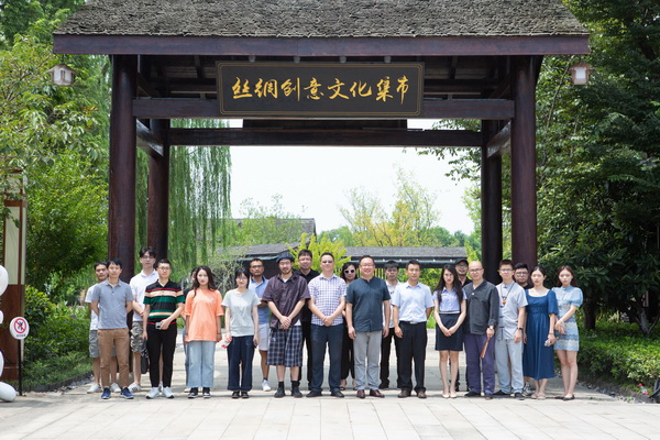 ��������r(sh��)�����h�r(sh��)��δ��(l��i)�l(f��)չ�����}Փ���ں��ݽz�IС��e��