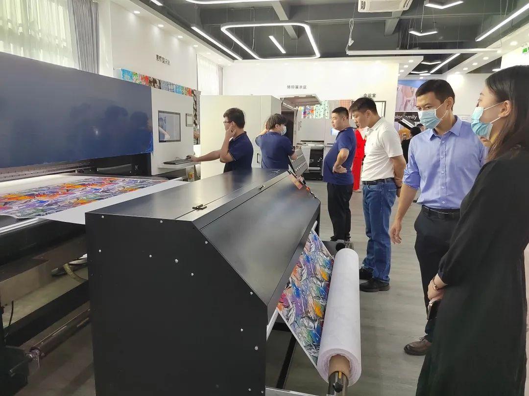 ��ʼ���Ʒ���aӡˇչʾ���ĳɹ���Ļ���F��(ch��ng)�l(f��)������ذ���Ʒ