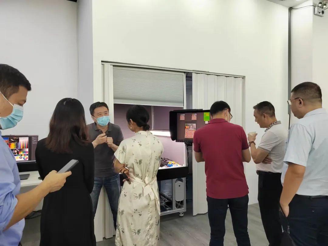 ��ʼ���Ʒ���aӡˇչʾ���ĳɹ���Ļ���F��(ch��ng)�l(f��)������ذ���Ʒ